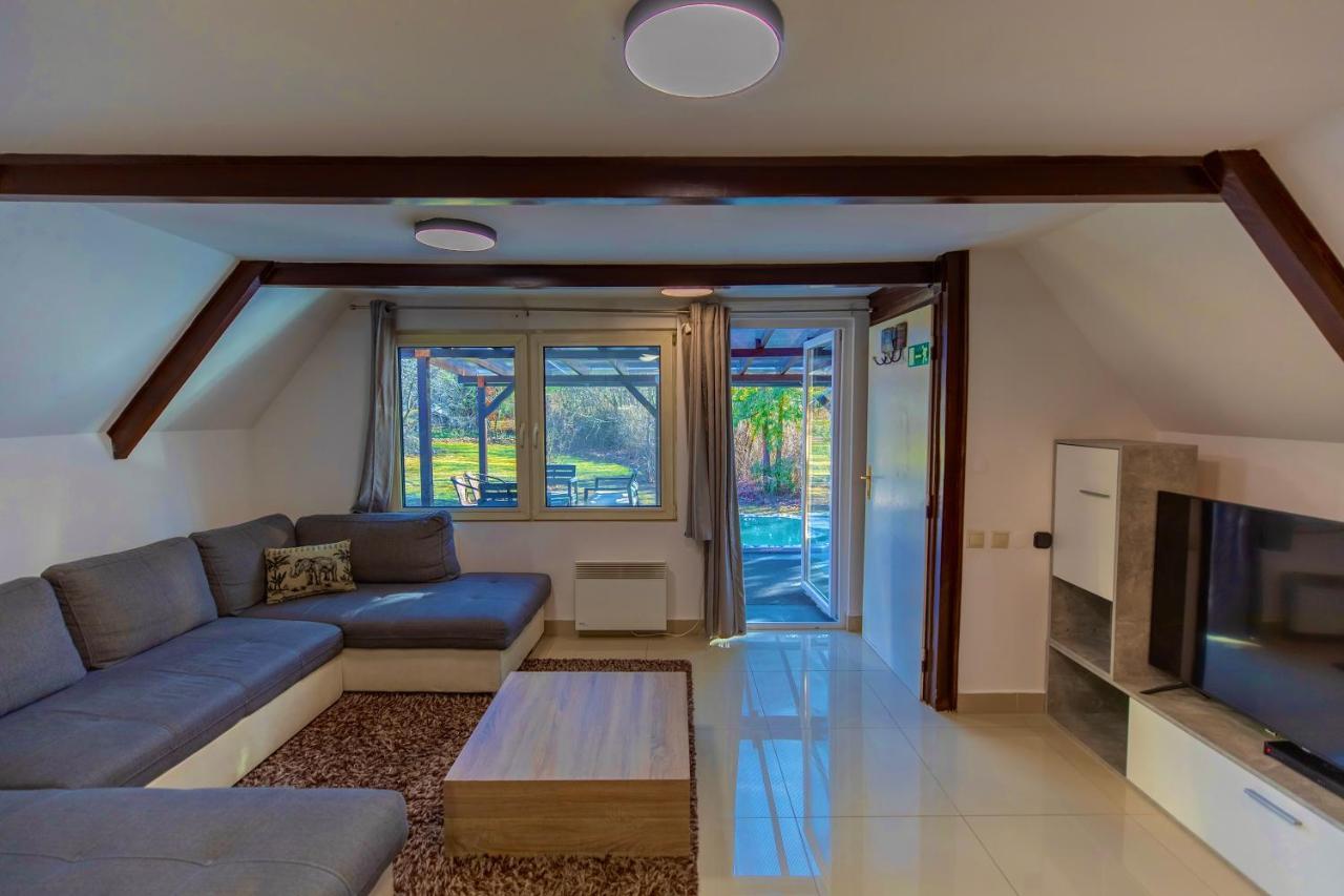 Vadgalamb Apartman & Jacuzzi Miskolc Buitenkant foto