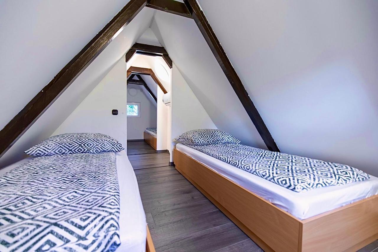 Vadgalamb Apartman & Jacuzzi Miskolc Buitenkant foto
