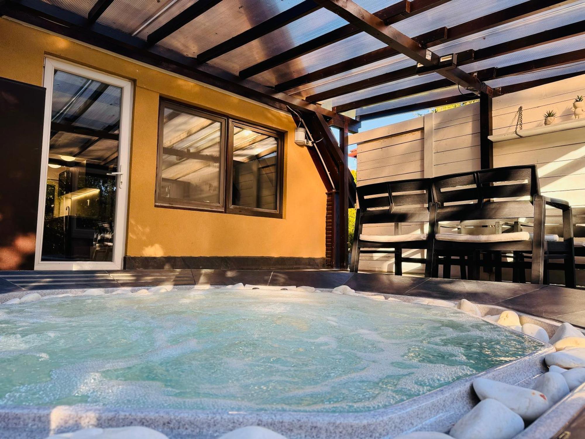 Vadgalamb Apartman & Jacuzzi Miskolc Buitenkant foto