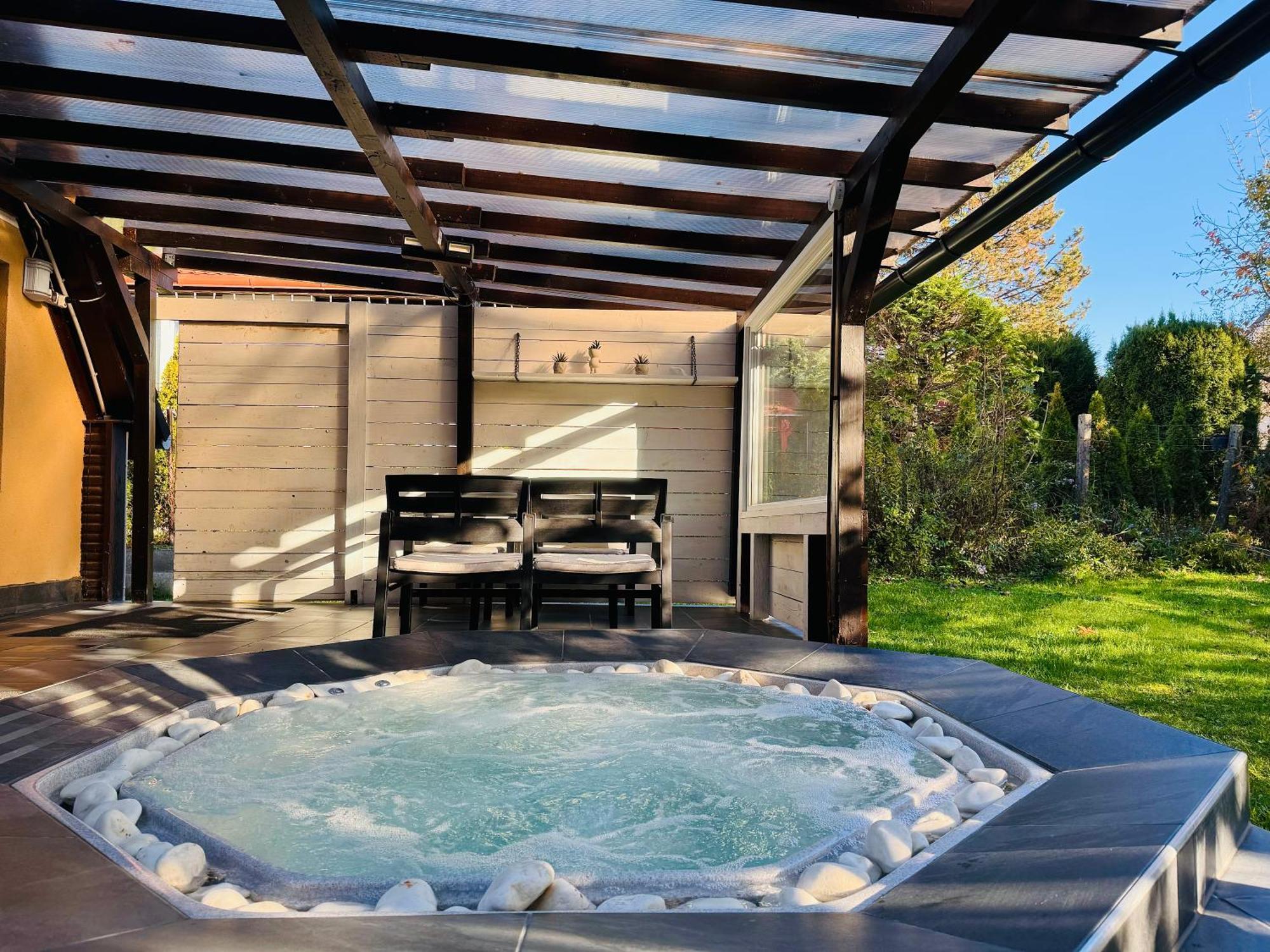 Vadgalamb Apartman & Jacuzzi Miskolc Buitenkant foto